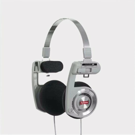 【値下げ可】Supreme KOSS ヘッドホン シルバー ケース付き 値下げ可】Supreme KOSS ヘッドホン シルバー ケース付き