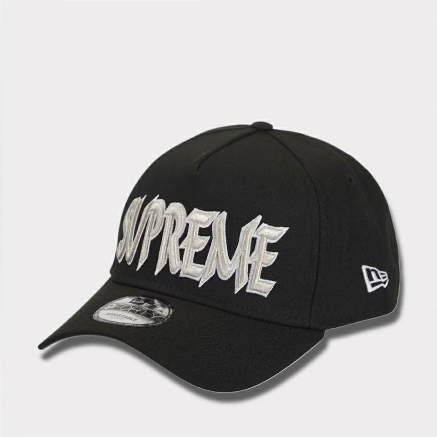  Supreme シュプリーム 2025AW Sharp Spellout Adjustable New Era　シャープ スペルアウト アジャスタブル ニューエラキャップ ブラック