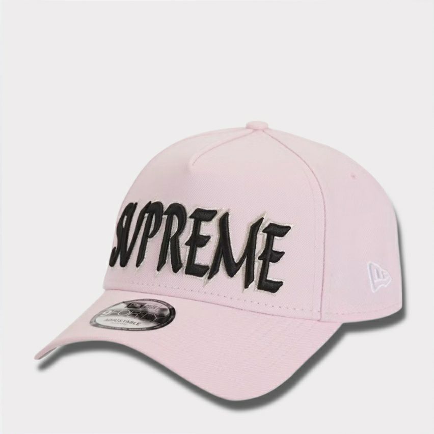 Supreme シュプリーム 2025AW Sharp Spellout Adjustable New Era　シャープ スペルアウト アジャスタブル ニューエラキャップ ライトピンク